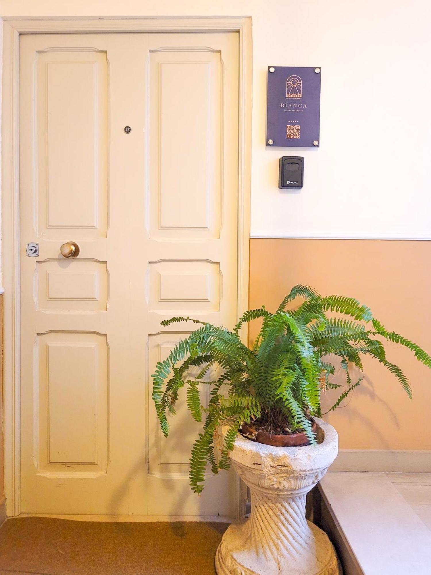 Apartment 2 Bedrooms Penthouse In The Center *